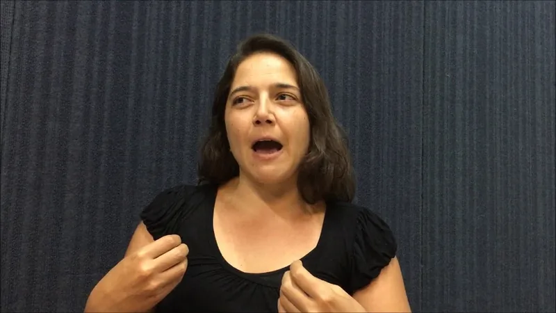 Miniatura do vídeo: Entrevista com a pesquisadora Corina Borri-Anadon (Université de Quebec – Canadá)
