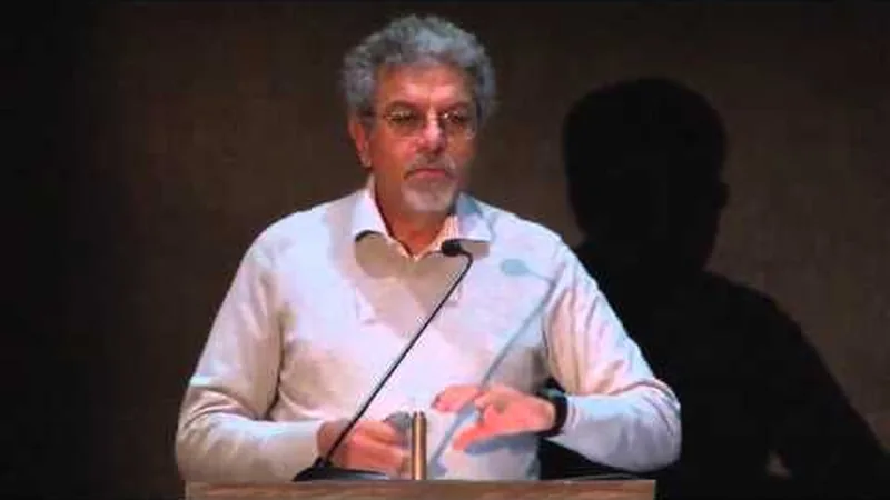 Miniatura do vídeo: Reinaldo Matias Fleuri – : رينالدو ماتاس فلوري